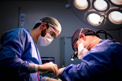 A méhen kívüli terhesség: okok, tünetek és kezelési lehetőségek