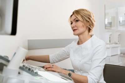 PCOS kezelése: Gyógyszeres és természetes módszerek
